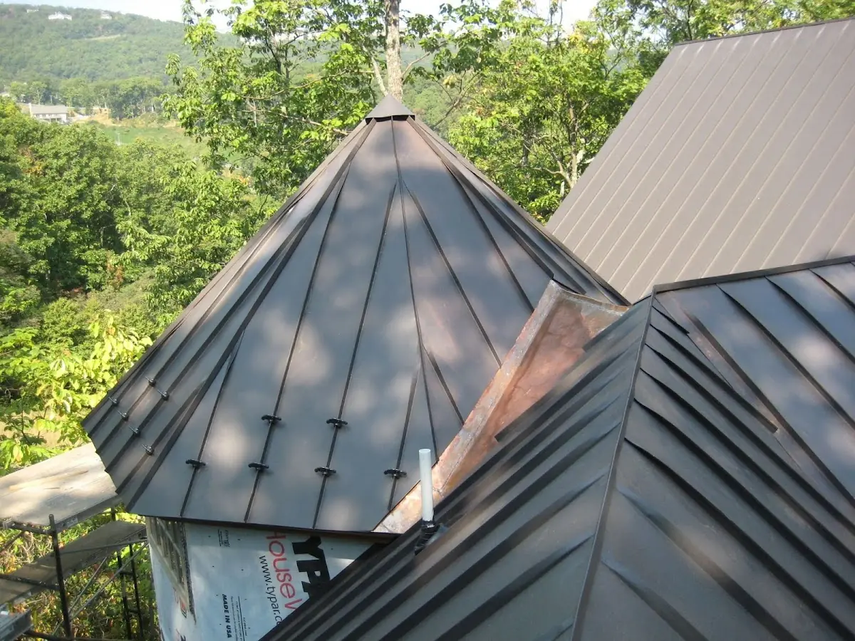 Professional Roof Tarp Installation by Craftsman Roofing in Toppenish